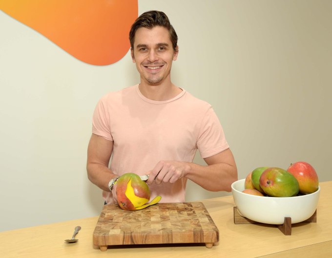 Antoni Porowski joins the National Mango Board to unveil The Mango Store.