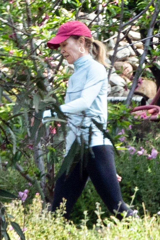 Felicity Huffman goes on a hike.