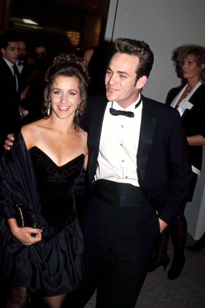 Luke Perry Suits Up For The 1992 Golden Globes