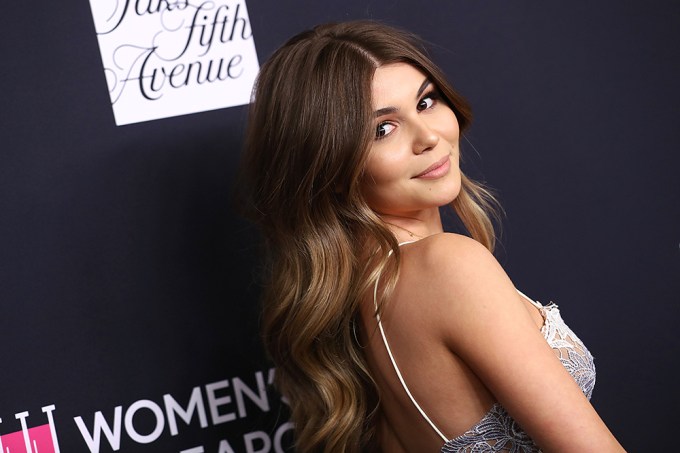 Olivia Jade Shows Off Wavy Hair On A Red Carpet