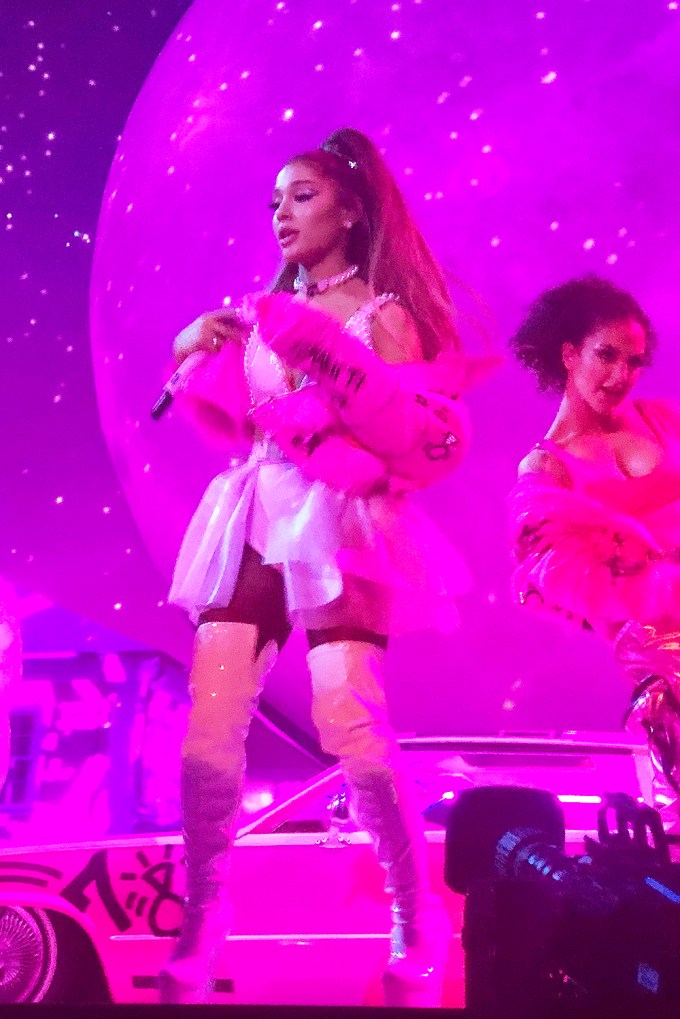Ariana Grande Doing Choreography