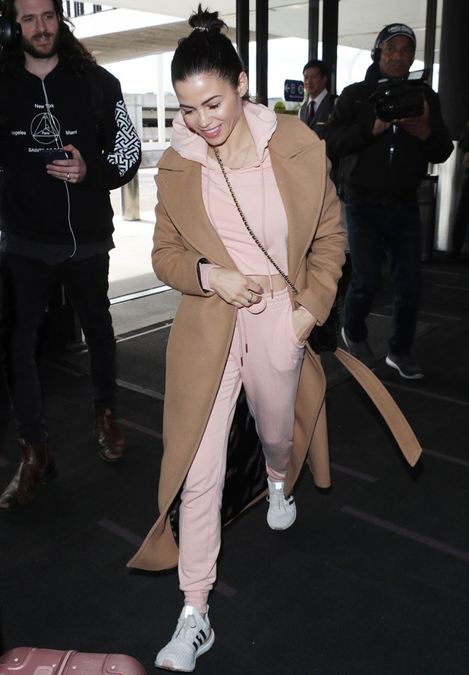 Jenna Dewan Is Pretty In Pale Pink Sweatsuit