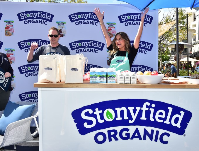 Vanessa Lachey and Stonyfield Organic Yogurt Achieve a Guinness World Record Title