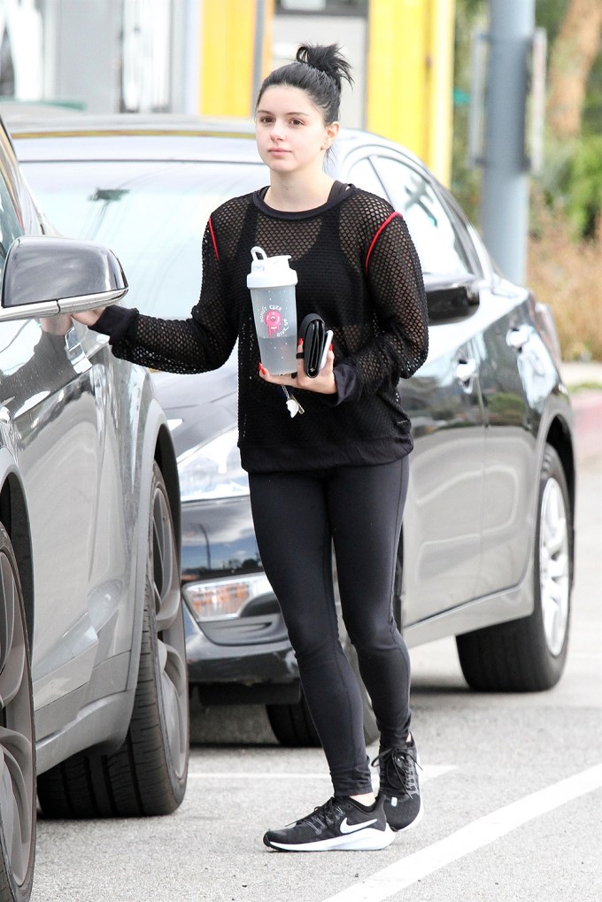 Ariel Winter wore black leggings and a mesh top to work out