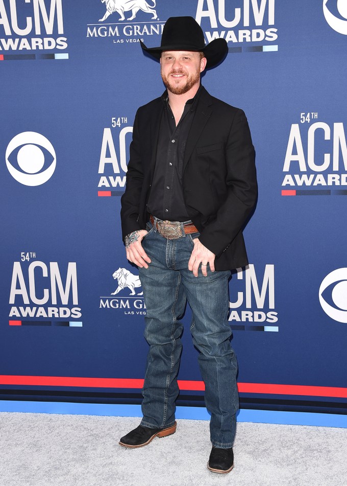 ACM Awards Arrivals 2019 — See The Red Carpet Pictures