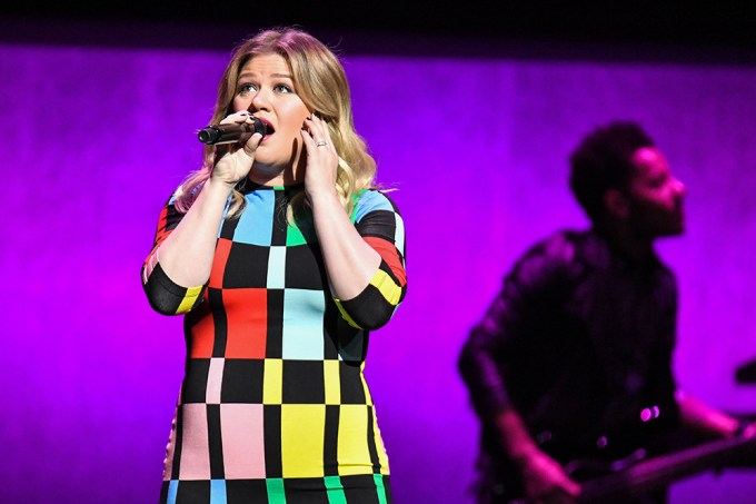 Kelly Clarkson sings at the STX Films Presentation at CinemaCon