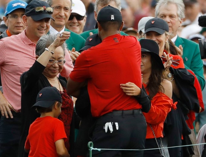 Tiger Woods & Erica Herman in a crowd