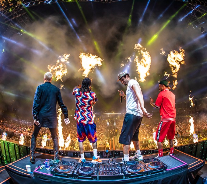 Afrojack hits the stage with Rae Sremmurd and Stanaj to perform their new single, ‘Sober.’