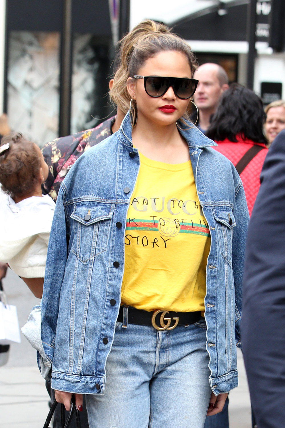 Jean Jacket Outfits: The Jean Jacket Outfits Celebrities Swear By