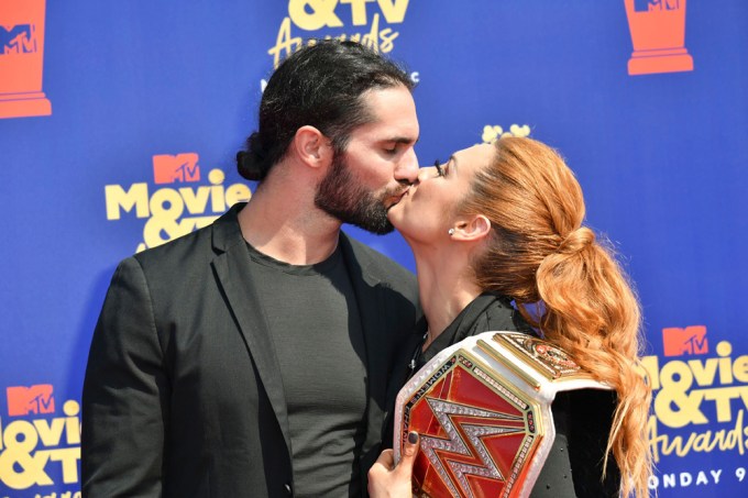 Seth Rollins & Becky Lynch Kiss On The Red Carpet