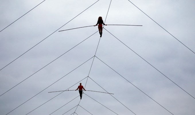 Nik Wallenda and Lijana Wallenda on a tighrope