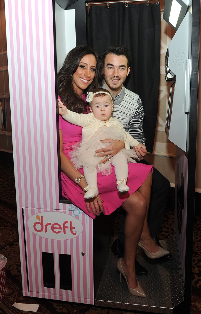 Kevin & Danielle Jonas With Their Daughter