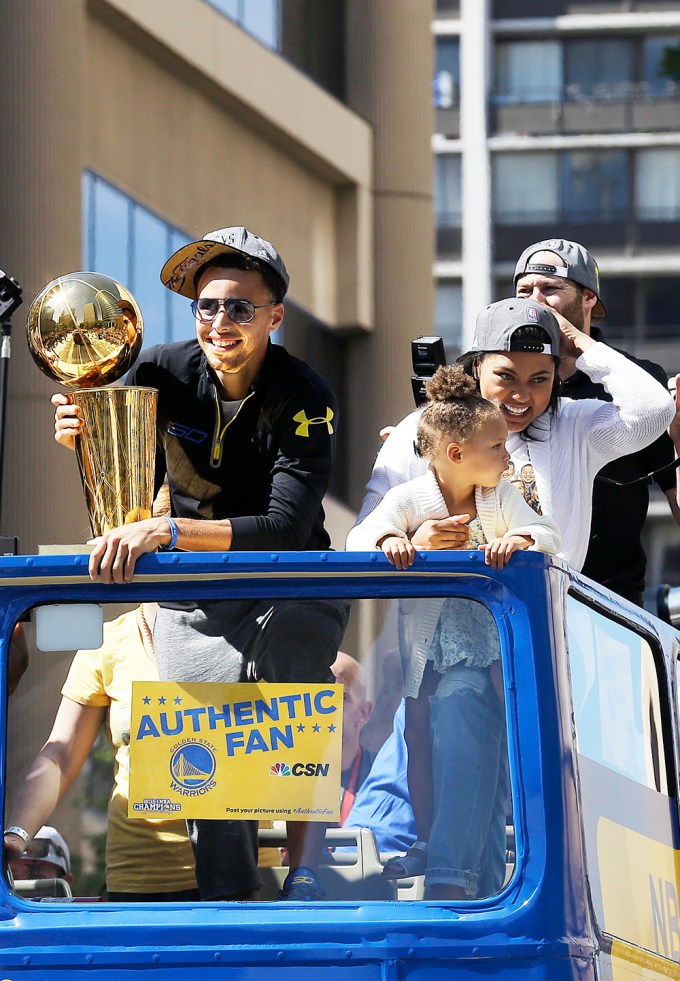 Stephen Curry, Ayesha Curry & Riley Curry Smile