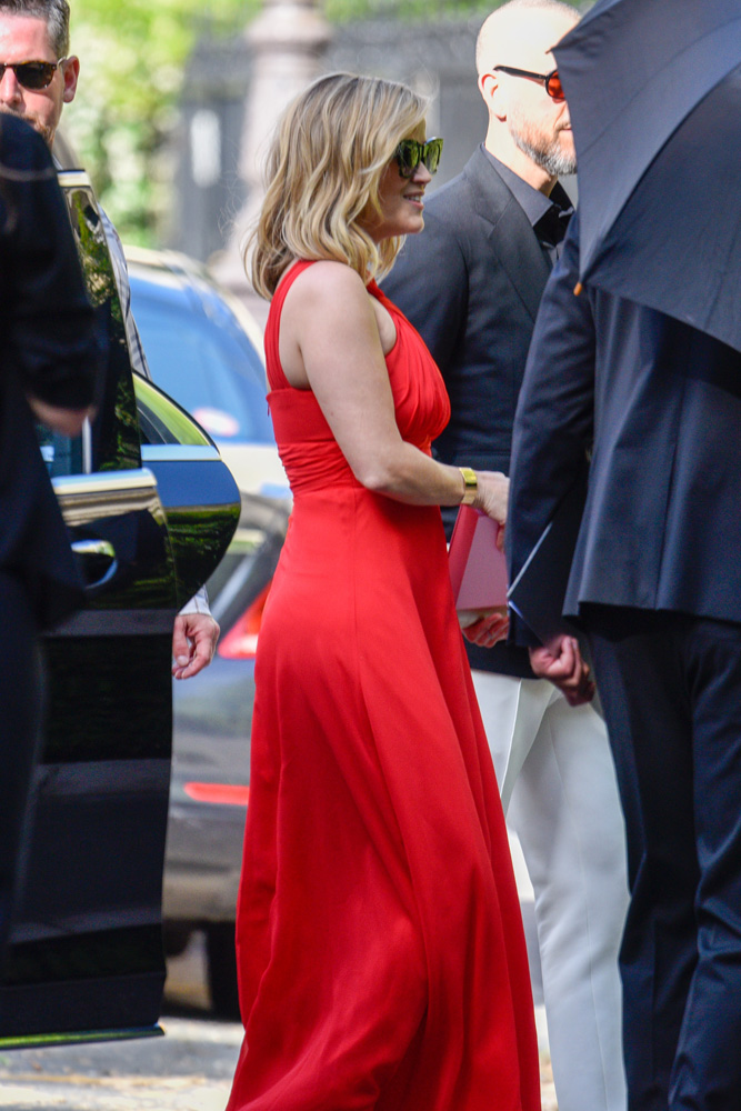 Reese Witherspoon Arriving At Zoe Kravitz’s Wedding