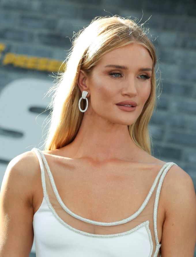 Rosie Huntington-Whiteley attends the ‘Fast & Furious Presents: Hobbs & Shaw’ Film Premiere
