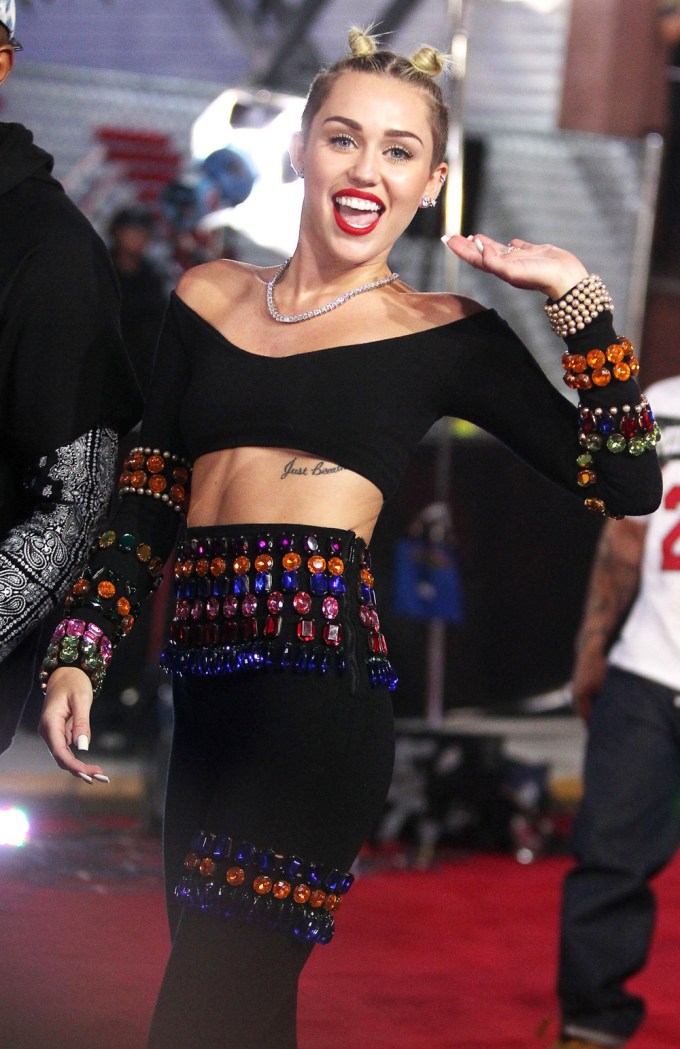 Miley Stuns In Black Outfit
