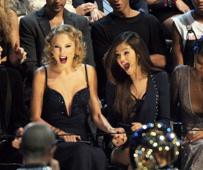 Taylor Swift & Selena Gomez At 2013 VMAs