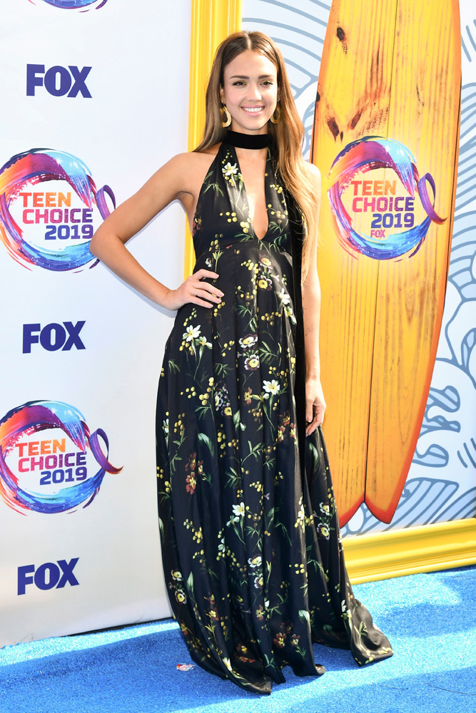 Jessica Alba at the 2019 Teen Choice Awards