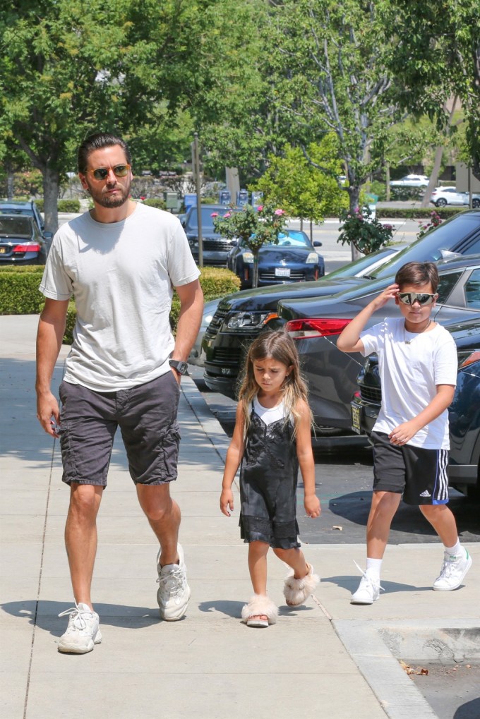 Scott Disick takes his kids out for breakfast