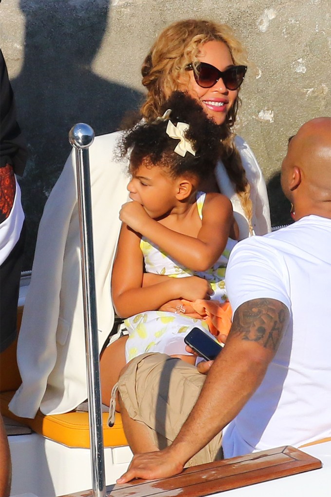 Beyonce & Blue Ivy On A Boat
