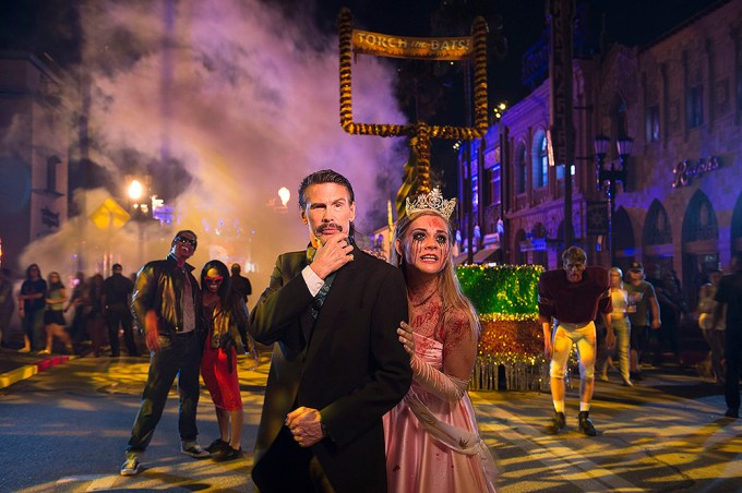 Steven Tyler channels his inner ‘Rhett Butler’ for Halloween at Universal Orlando.
