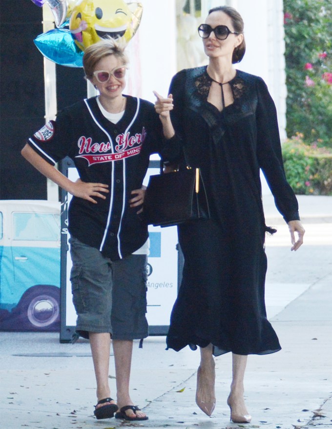 Angelina Jolie & Shiloh Jolie-Pitt Shopping