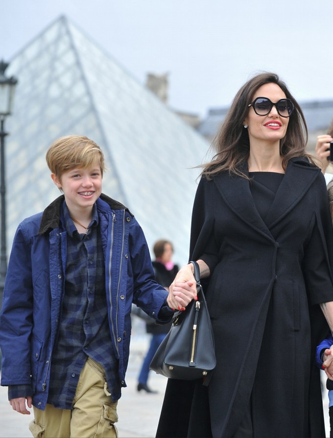 Angelina Jolie & Shiloh Jolie-Pitt Out In Paris