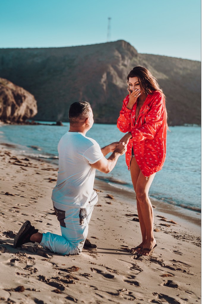 Dave Onacea (aka Vegas Dave) proposed to sportscaster Holly Sonders