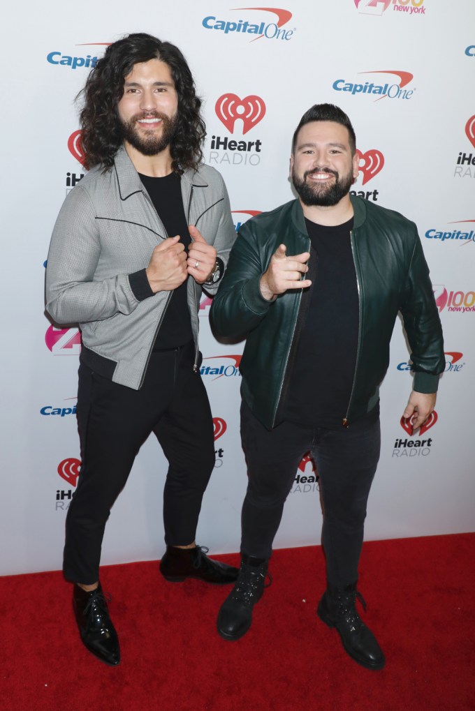 Dan + Shay are all-smiles on the red carpet