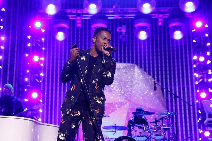 Leslie Odom Jr. performs at NBC’s New Year’s Eve special