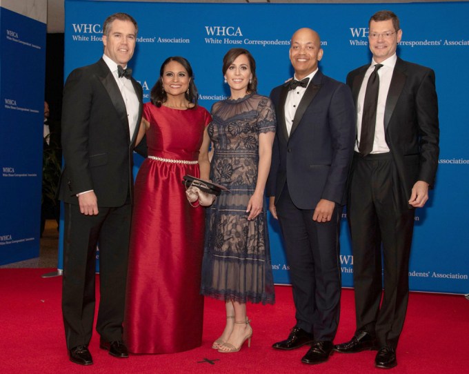 Kristen Welker poses with others during the White House Correspondents Dinner in 2019