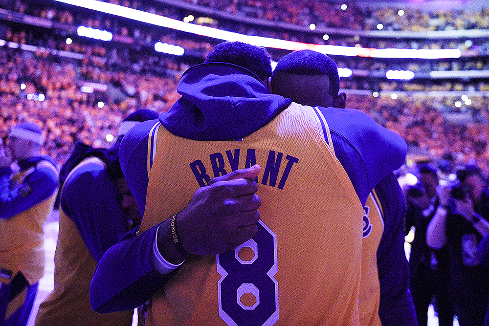 Photos: Lakers fans mourn Kobe Bryant - The Boston Globe