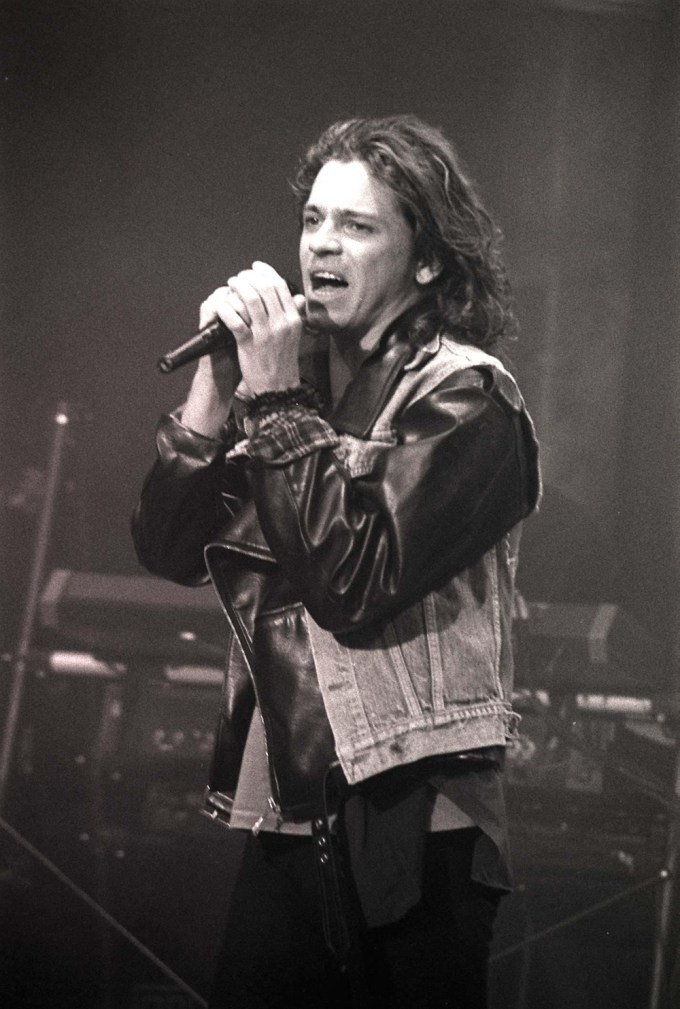 Michael Hutchence Performs On ‘The Tube’