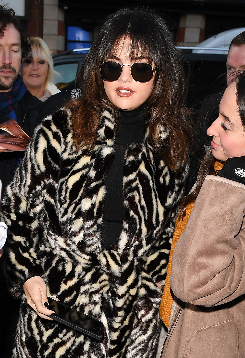 Selena Gomez arriving for the Louis Vuitton Fall-Winter 2015/2016