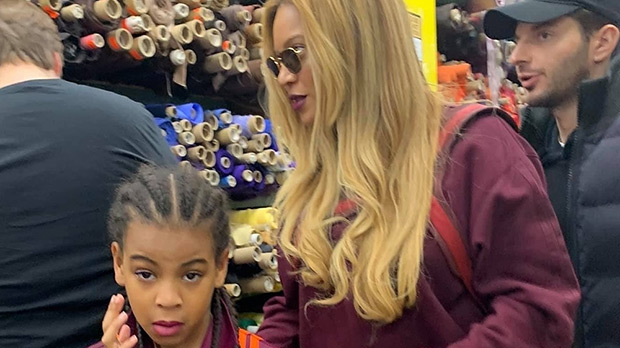 Beyonce & Blue Ivy Wear Matching Outfits For NYC Shopping Date – Hollywood  Life