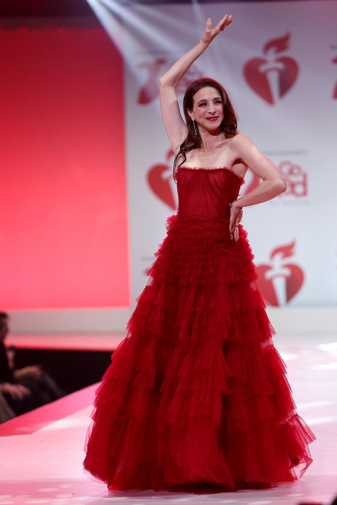 Marin Hinkle owns the catwalk