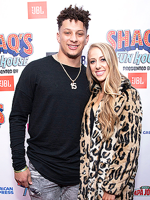 Patrick Mahomes PROPOSES to girlfriend Brittany Matthews moments after own  Super Bowl ring ceremony