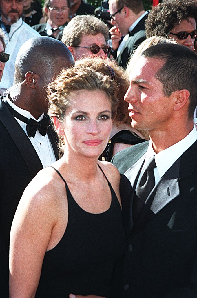 Julia Roberts & Benjamin Bratt at the 1999 Emmys