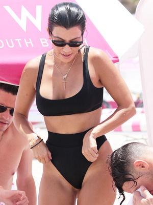 Kourtney Kardashian & Kylie Jener In Athleisure: Pics – Hollywood Life