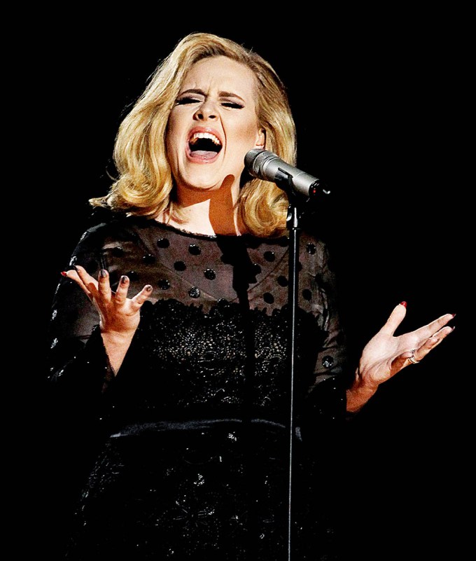 Adele Sings Her Heart Out