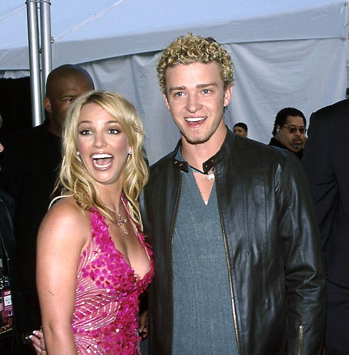 Britney Spears & Justin Timberlake have a candid moment on a red carpet