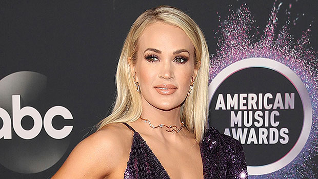 Carrie Underwood Wears Shorts & Goes Makeup-Free In Gym