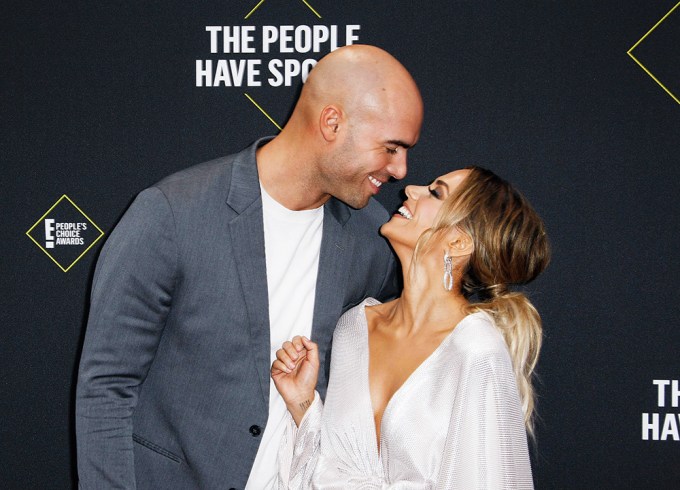 Mike Caussin and Jana Kramer At The 45th Annual People’s Choice Awards