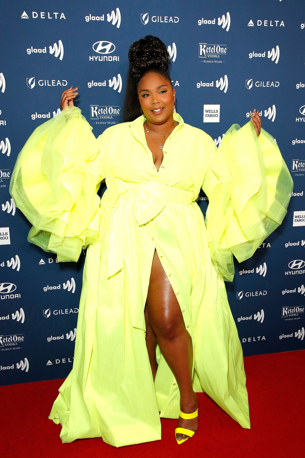 Lizzo's Hottest Performance Looks: See Photos Of Her On-Stage Outfits –  Hollywood Life
