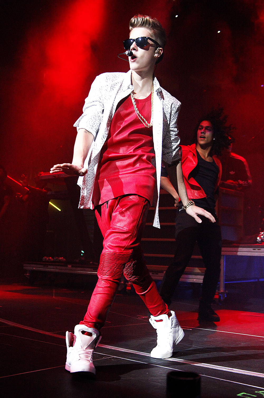 Justin Bieber Wears Changing Sports Jerseys - Justin Bieber's Summer Style