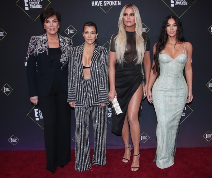 Kris Jenner & Girls At The 2019 People’s Choice Awards