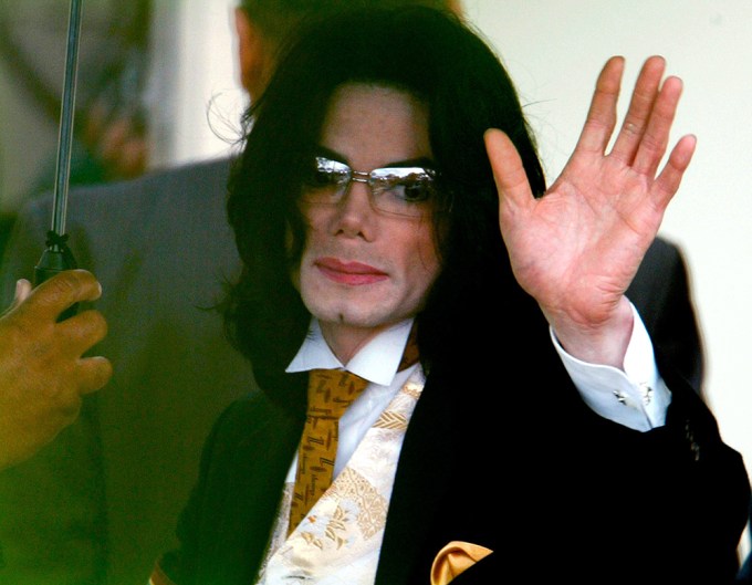 Michael Jackson arrives to court