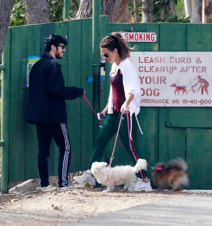 Kate Beckinsale & Goody Grace Walking Dogs