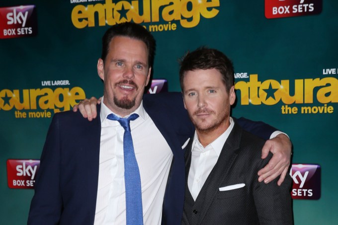 Kevin Dillon & Kevin Connolly pose at the ‘Entourage: The Movie’ premiere
