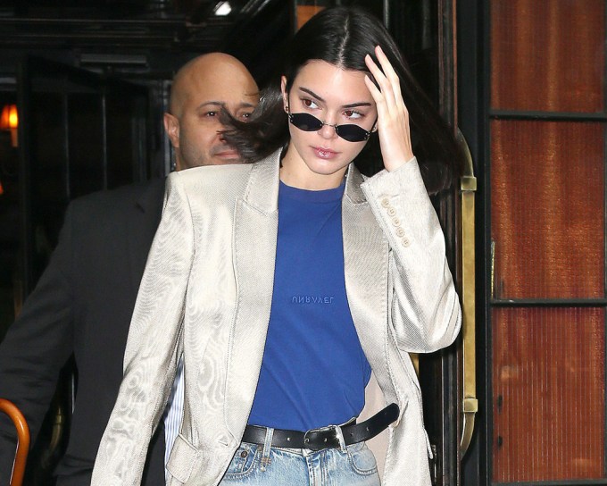 Stars In Flared Jeans: Kendall Jenner & More